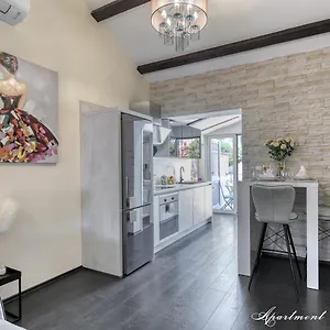 https://apartment-paris-with-free-private-parking.pula-hotels.org
